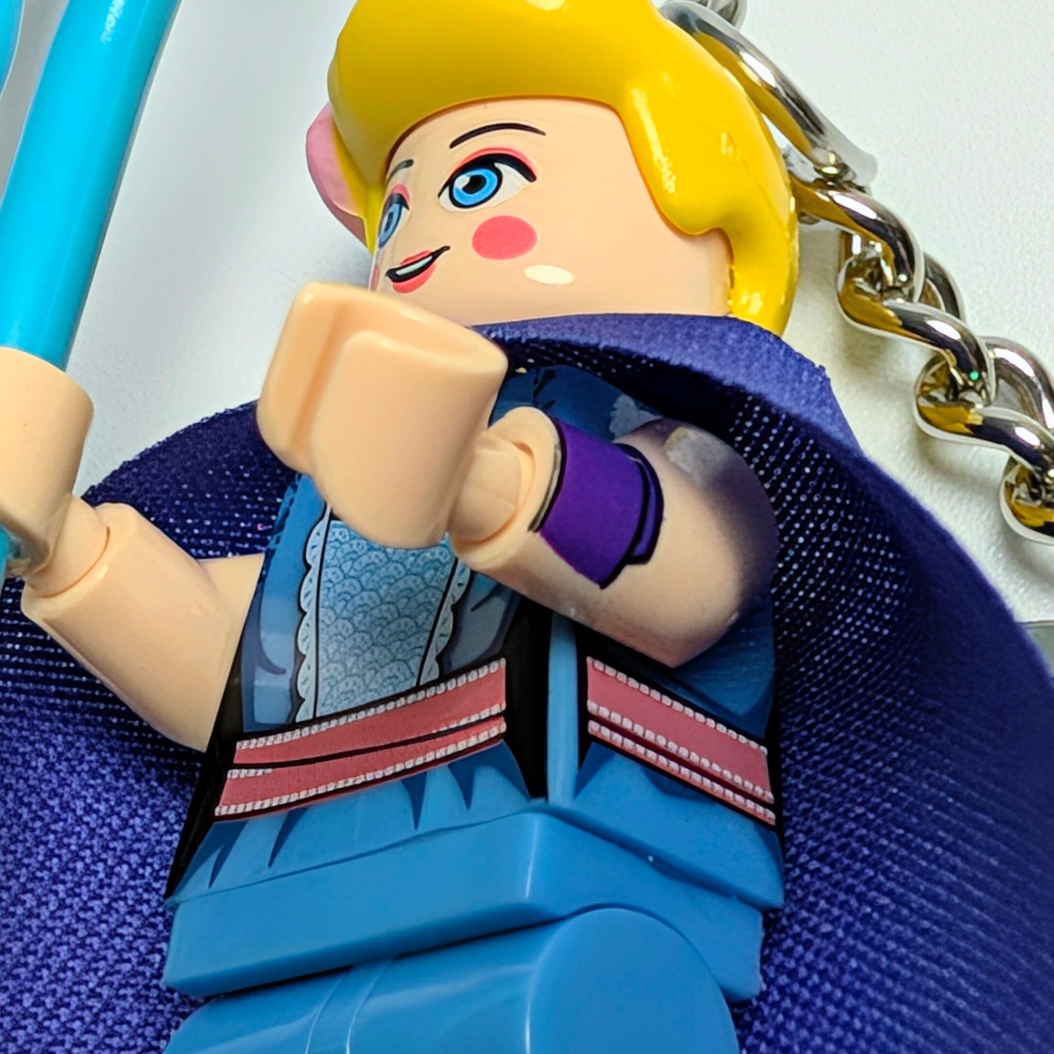 ★ブロックフィギュアキーホルダー★【トイ・ストーリー TOY STORY4 / 5 】 Bo Peep ボー・ピープ アクティブパンツver. / トイストーリー〚アメリカン雑貨 アメトイ〛