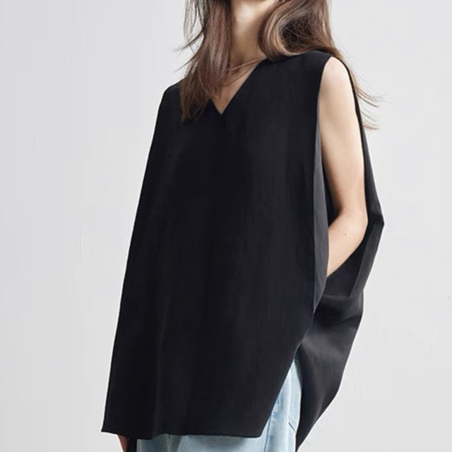 fluid structure sleeveless top  00383