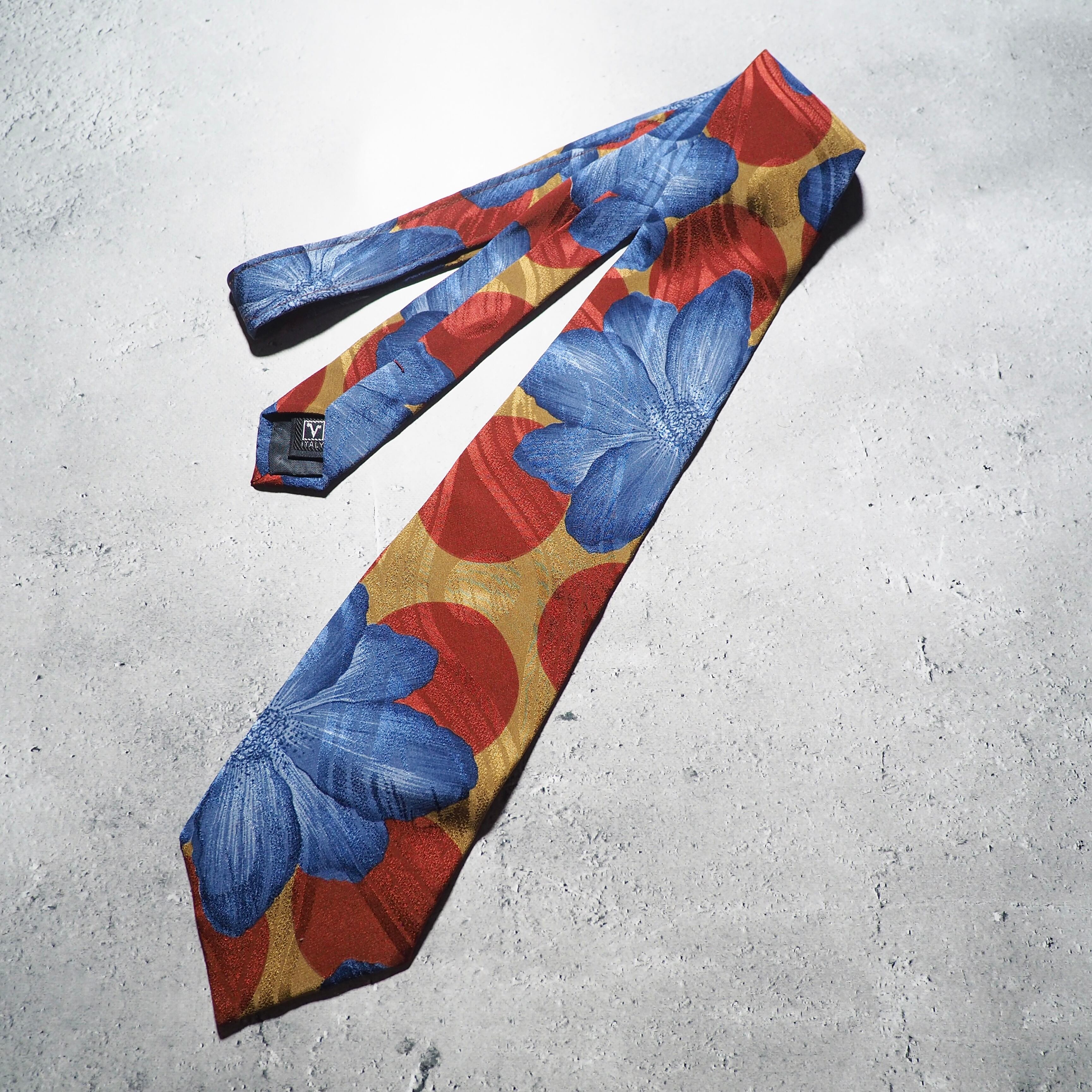 Beautiful cold flower × Dot pattern vintage silk Tie