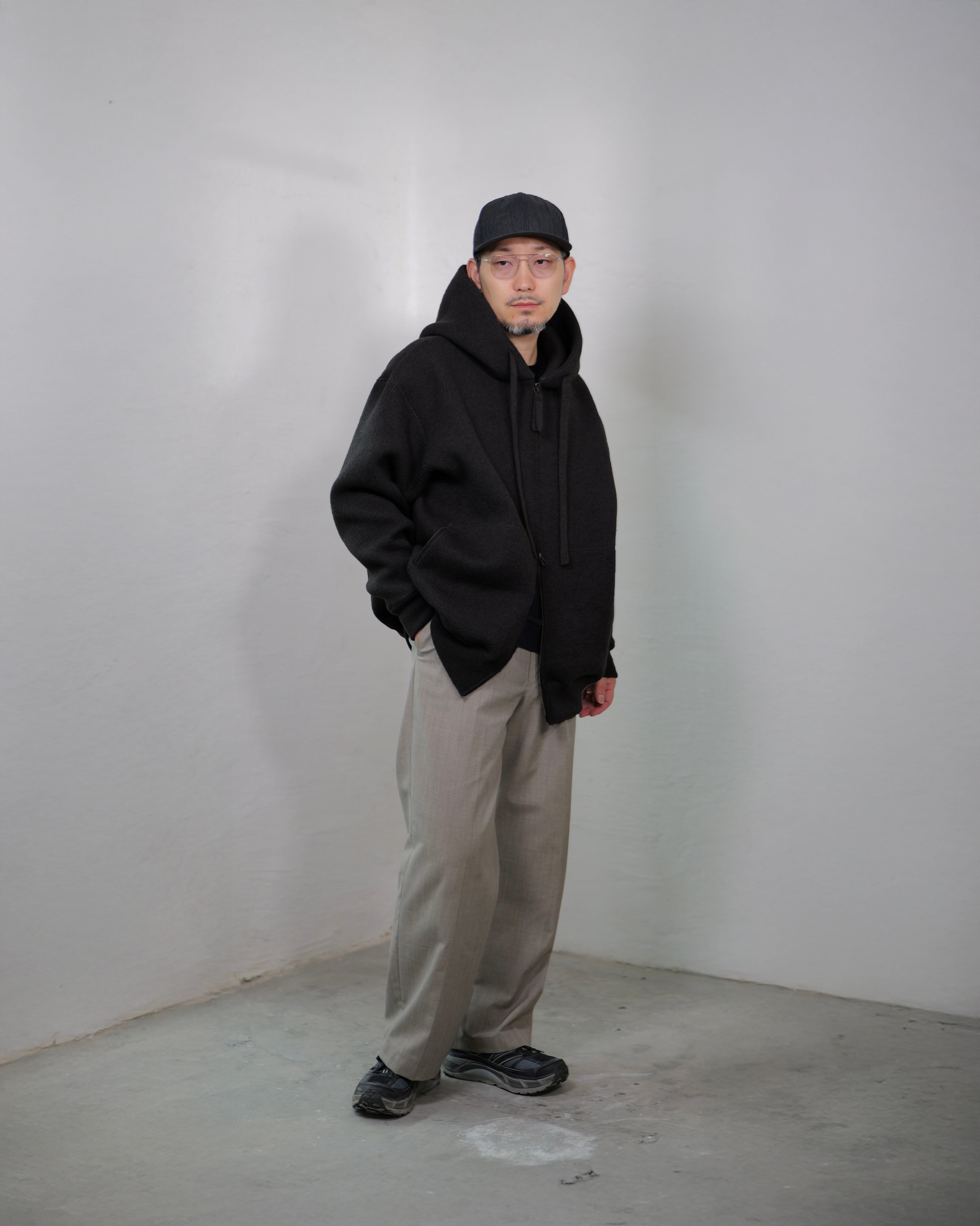 MAYKAM - Wool Sweat Zip Hoodie ：Black｜エクストラファインウール混