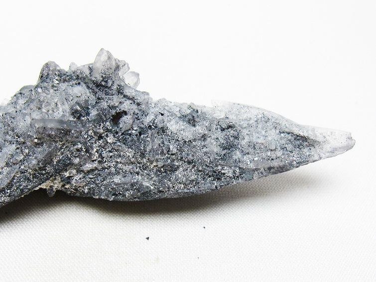 レーザークリスタル 水晶 クラスター 水晶 原石 スティブナイト 輝安鉱入り 一点物 [送料無料] 172-3397 br\u003e限定 一点物水晶 クラスター すいしょう クリスタル Crystal