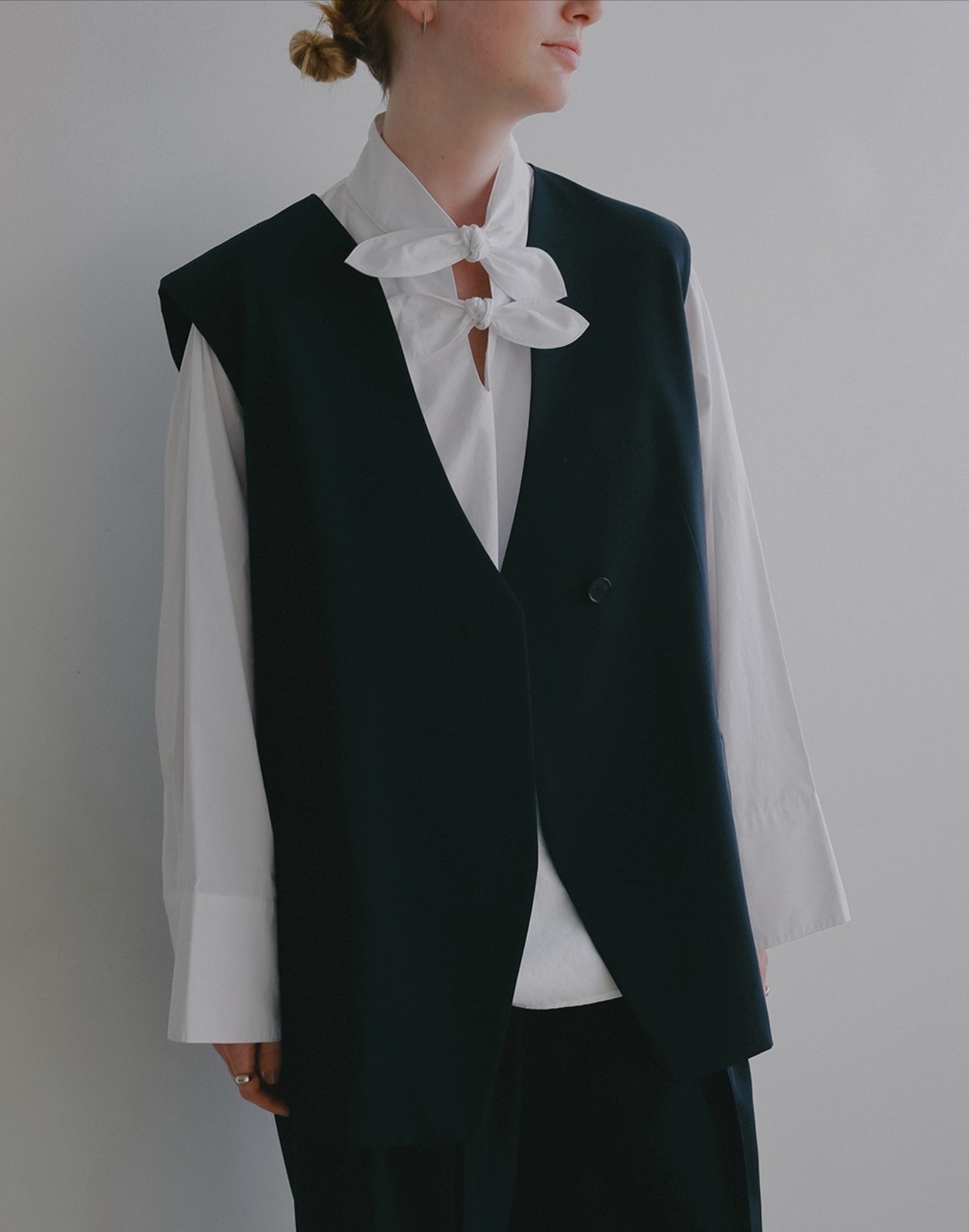 MANOF COLLARLESS GIRET NAVY