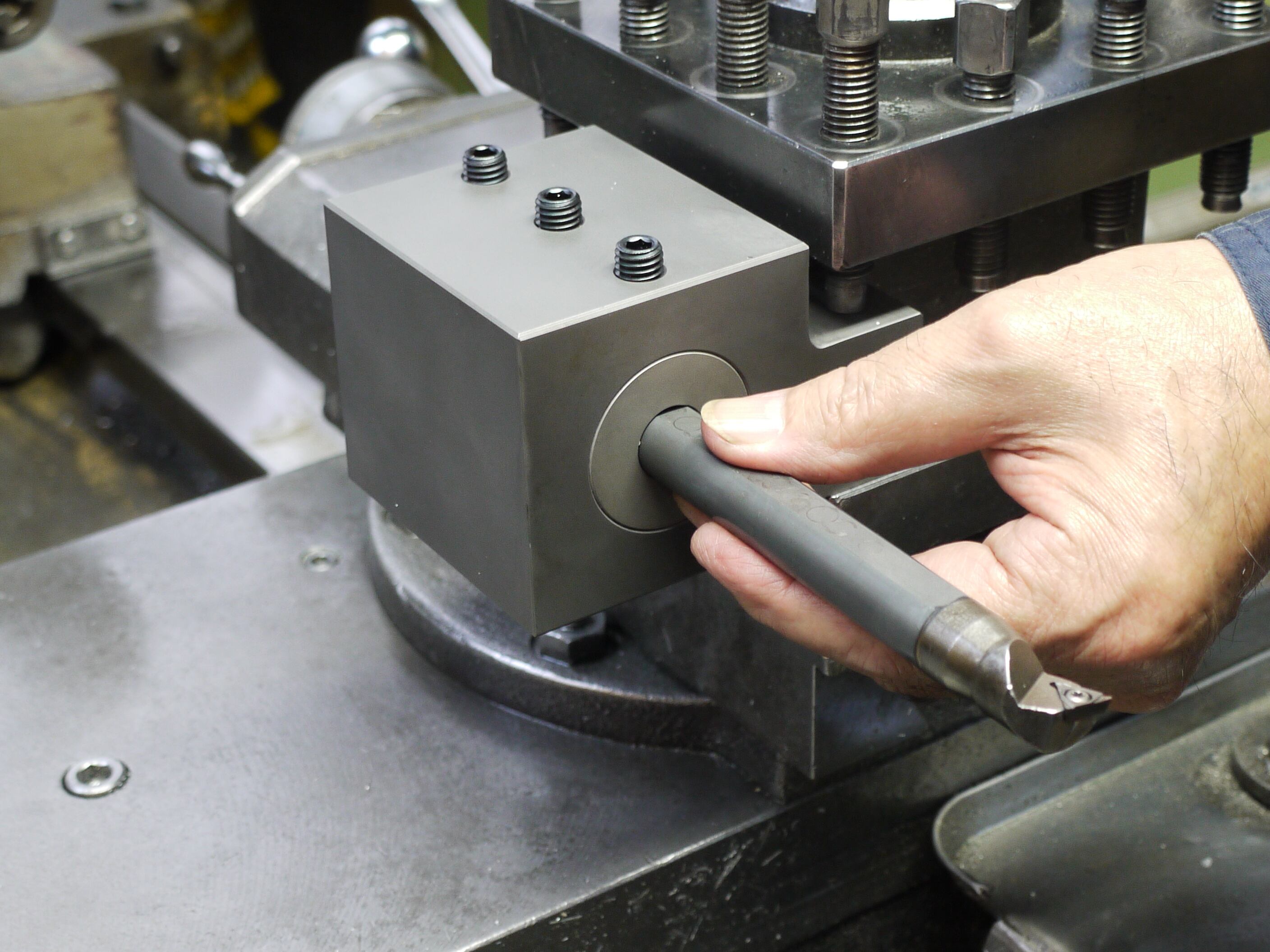 ゴリラスリーブ【φ40-80L】内径16mm | 大野精機【旋盤用特殊工具】