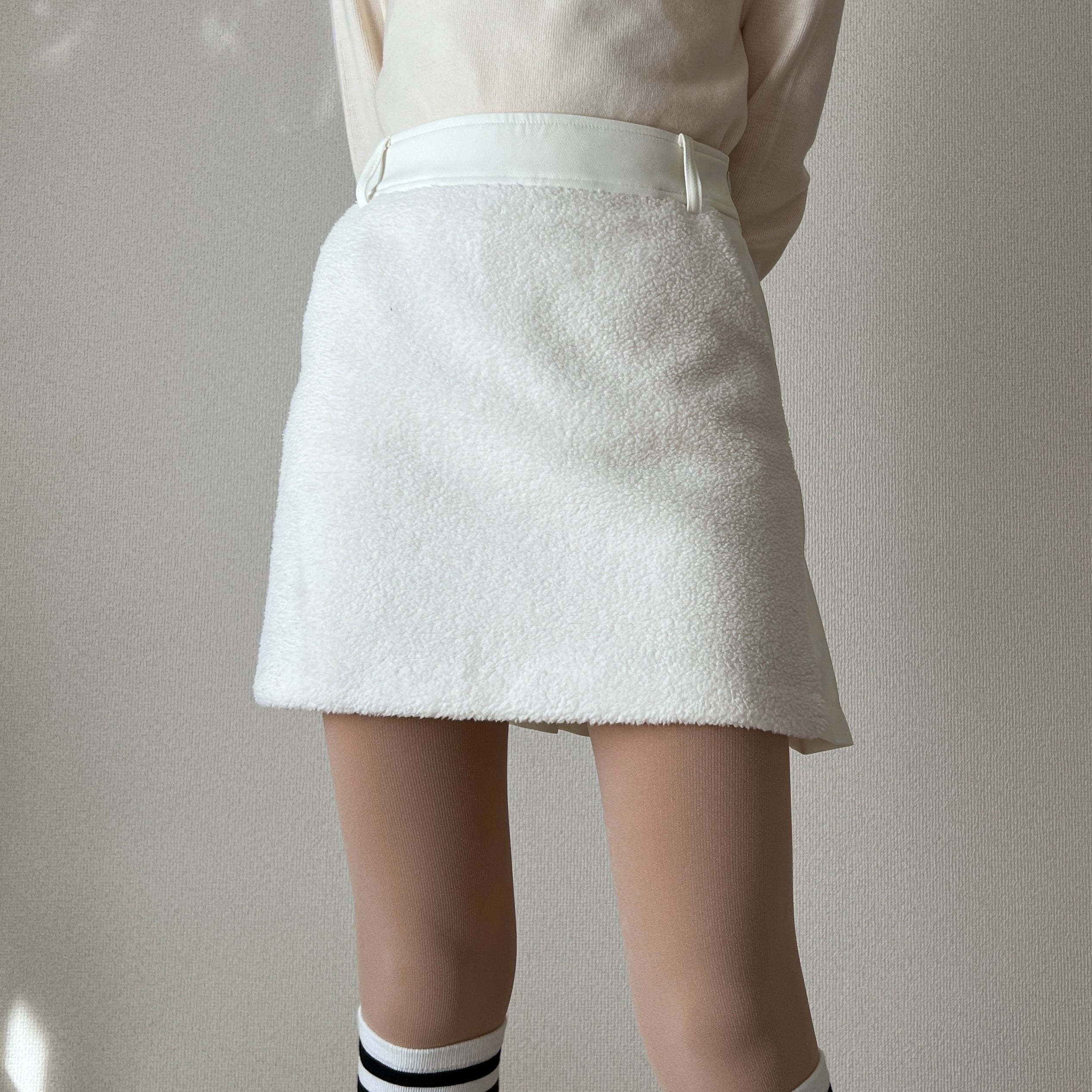 バックプリーツ フリーススカート(2color) | R.E.M GOLF｜韓国ゴルフ