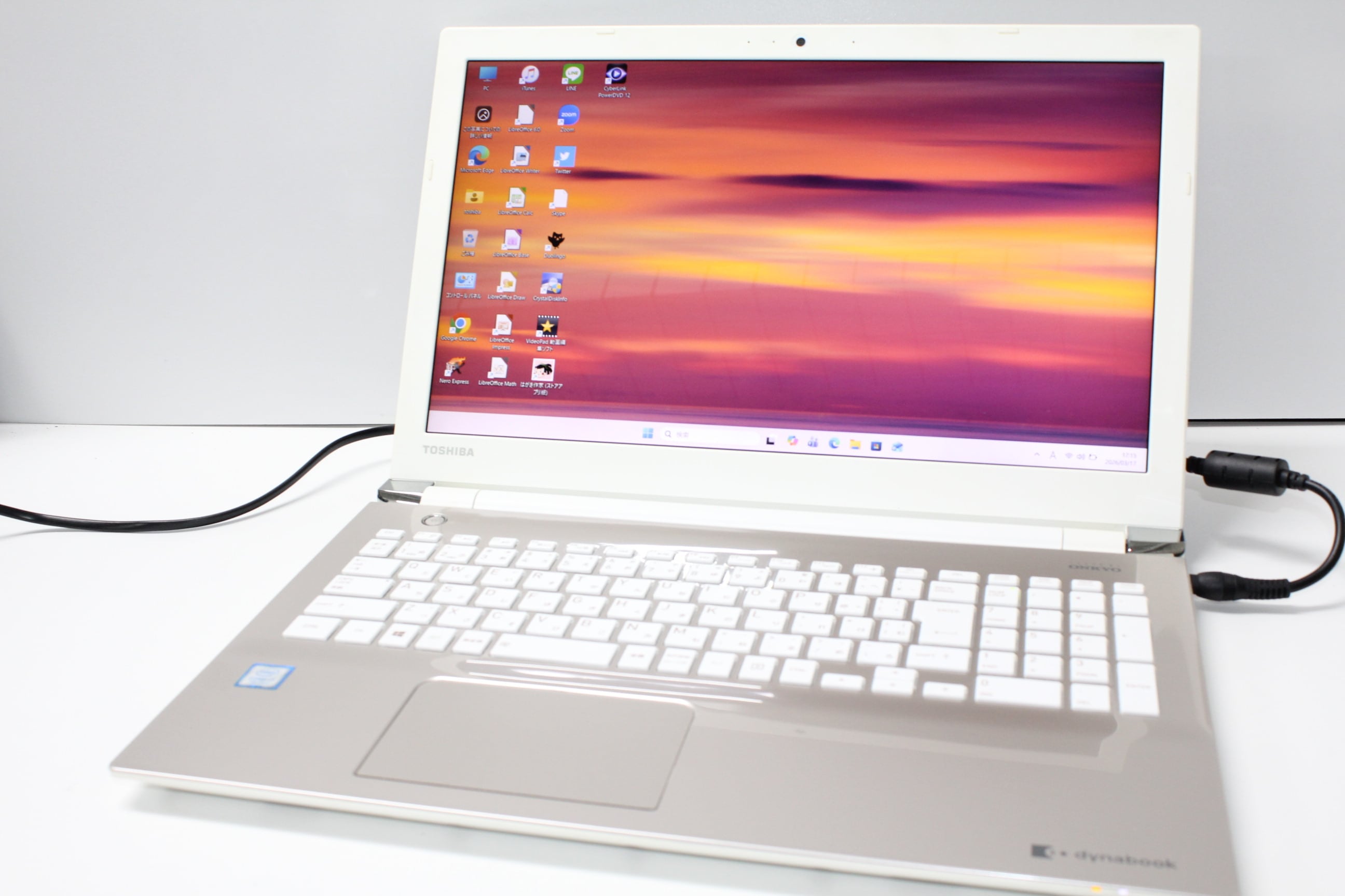 中古良品ノートパソコン 東芝 T45/TWD 第5世代i3/爆速SSD256GB