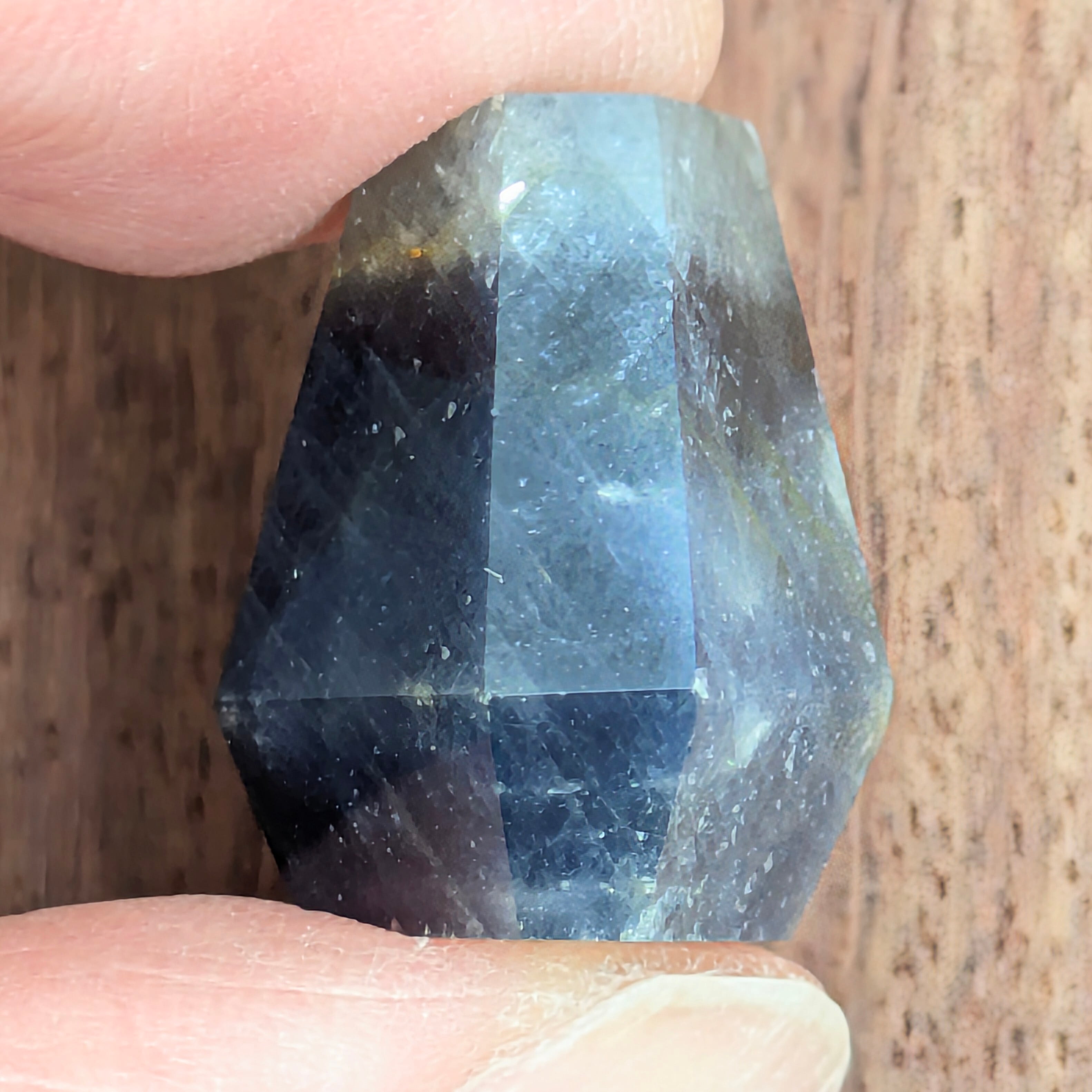 サファイア原石☆台湾産 サファイア原石【31.9ct】PRO208612 | Gem's Subculture