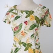 フラダンス 衣装 ワンピース ドレス ホワイト系 ハワイアンプリント 植物柄 花柄 ボタニカル アロハ フラ ダンス レッスン 練習 半袖 かわいい おしゃれ 華やか 鮮やか さわやか グリーン系 イエロー系 オレンジ系 白 緑 黄 橙 レッド系 赤 フレア スカート カラフル リゾート