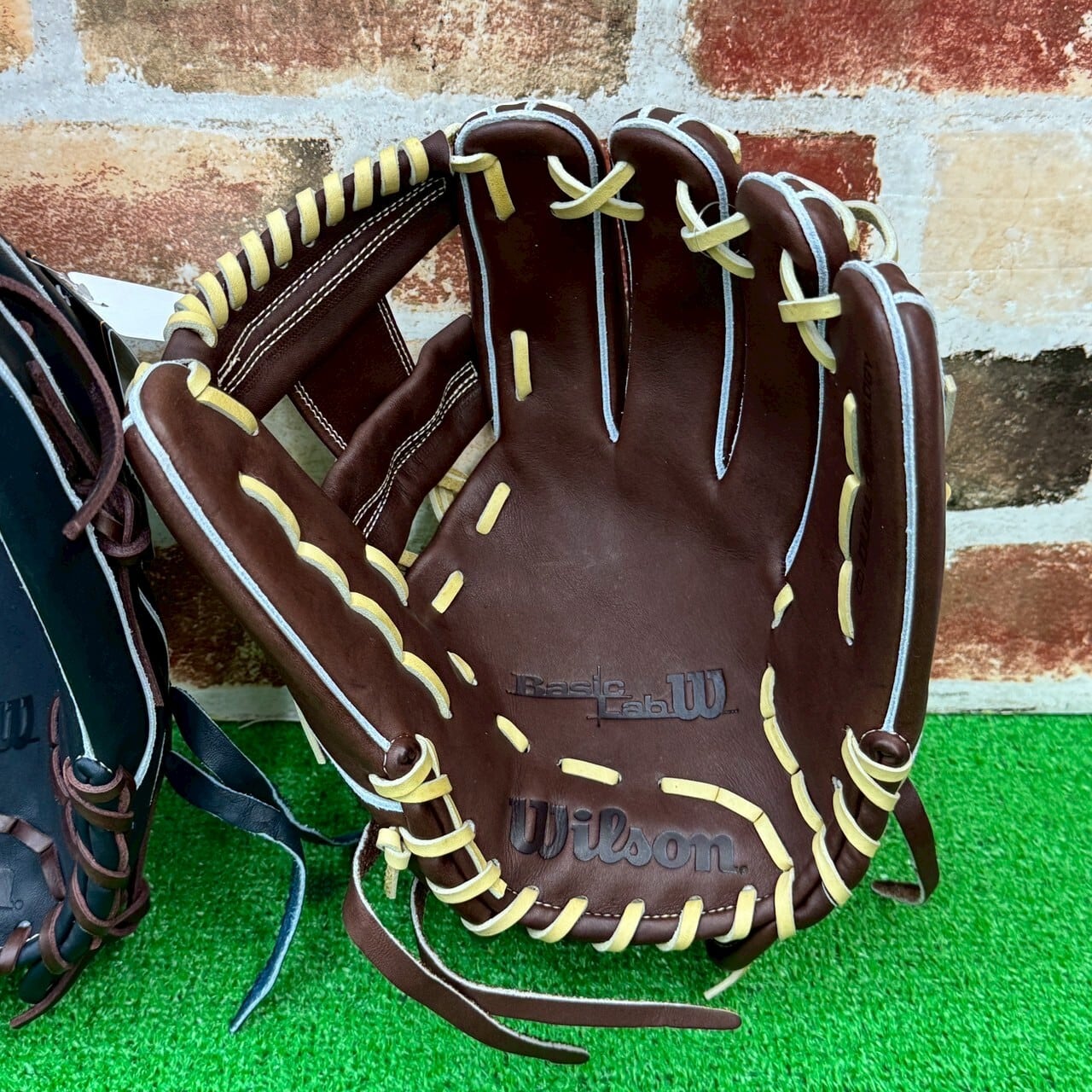 限定】Wilson ウイルソン BASIC LAB DUAL 軟式グラブ 内野手用 87型