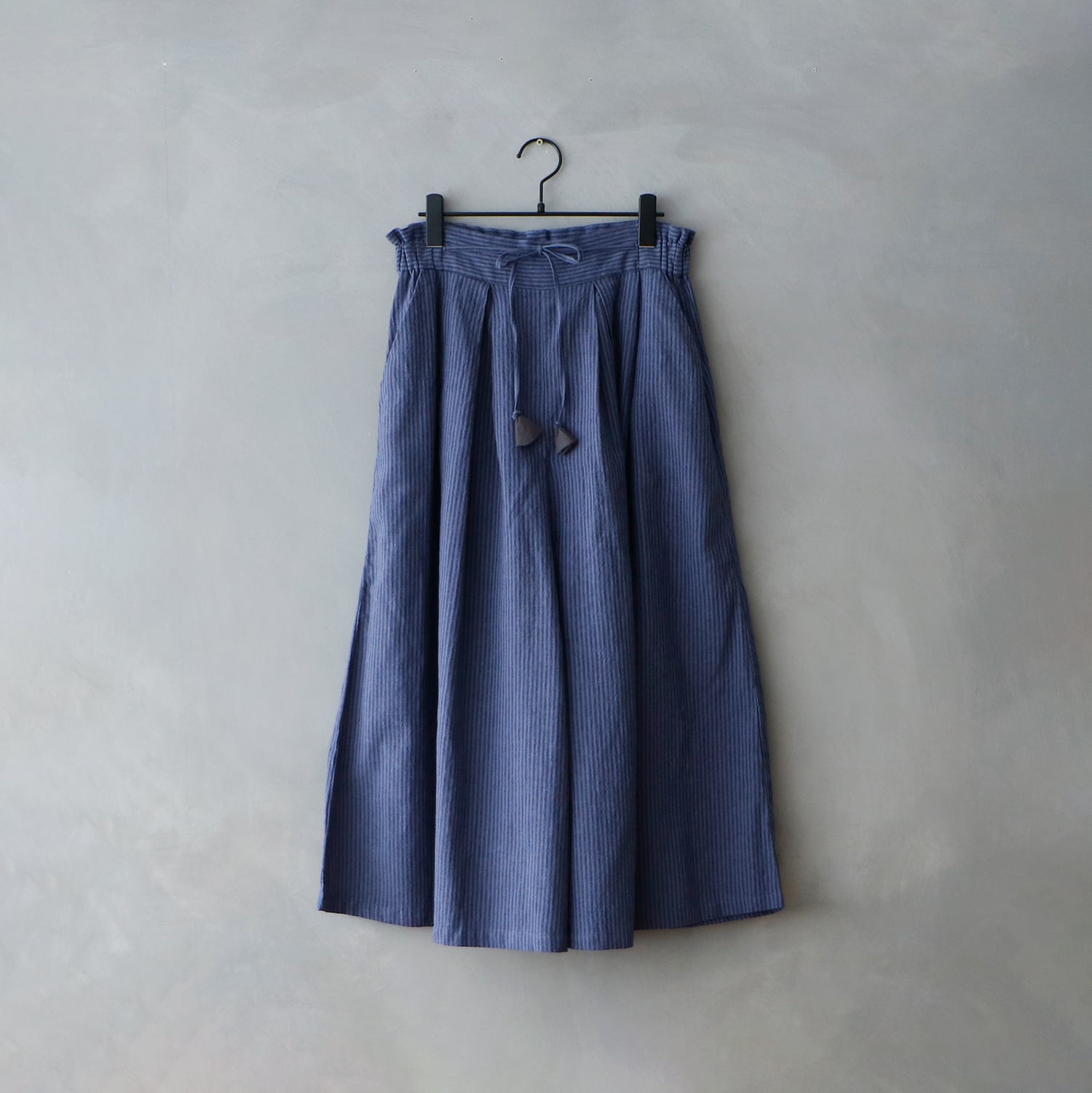 【MAGALI】リネンコットンストライプ・タックワイドパンツ/ブルー