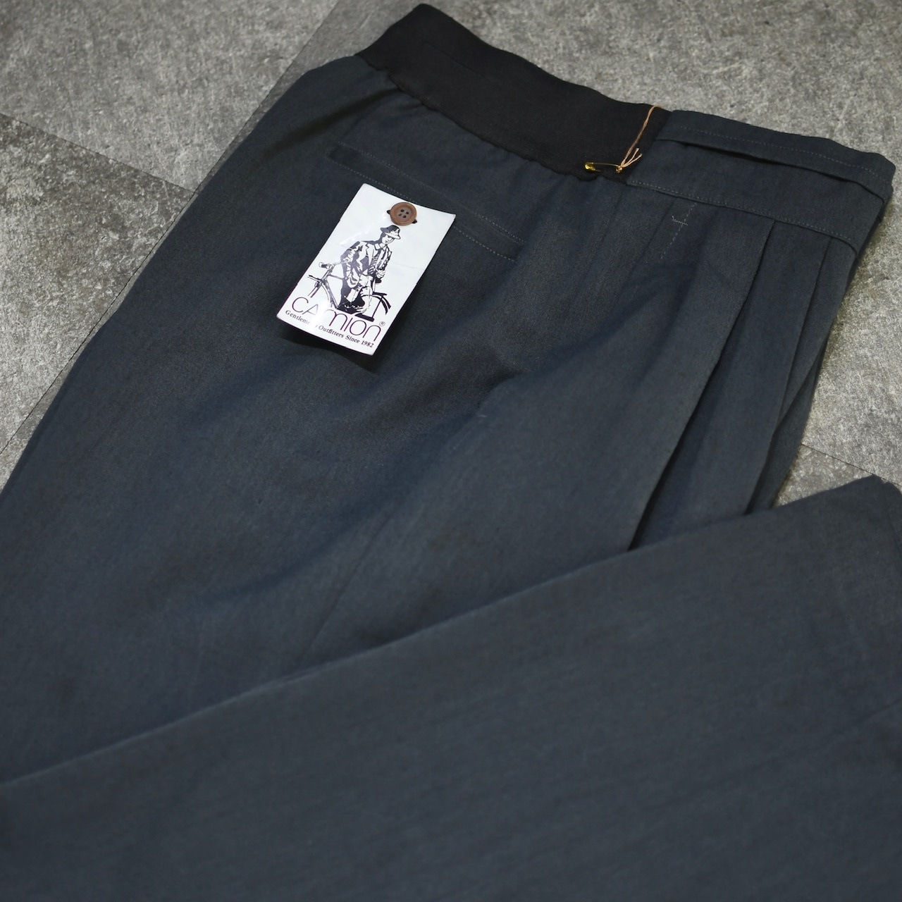 CAMLON balloon silhouette 2tuck slacks charcoal gray