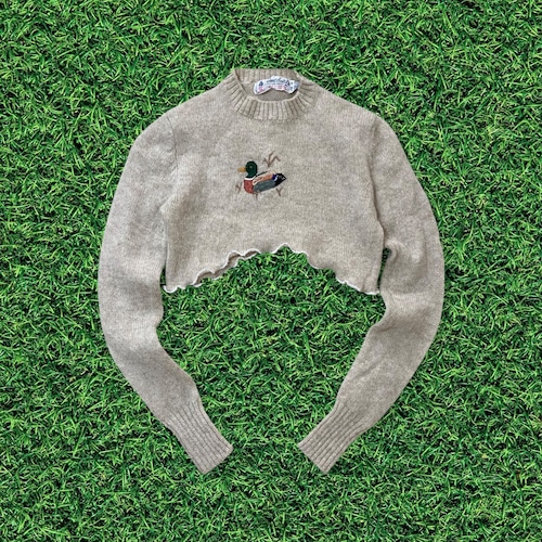 【リメイク古着】再構築チビ丈メローフリルカモ刺繍ニット