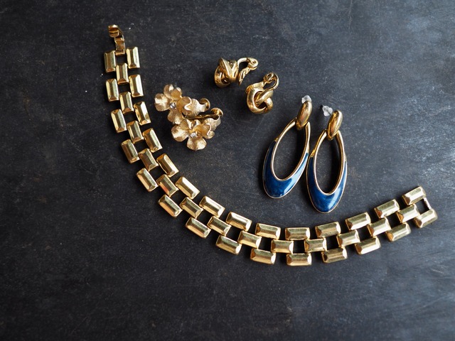 AMERICA Monet Vintage design earring