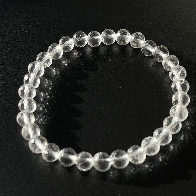 ブラジル産 クリアクォーツ ブレスレット｜6.5mm ファセットカット水晶｜透明感・天然水晶