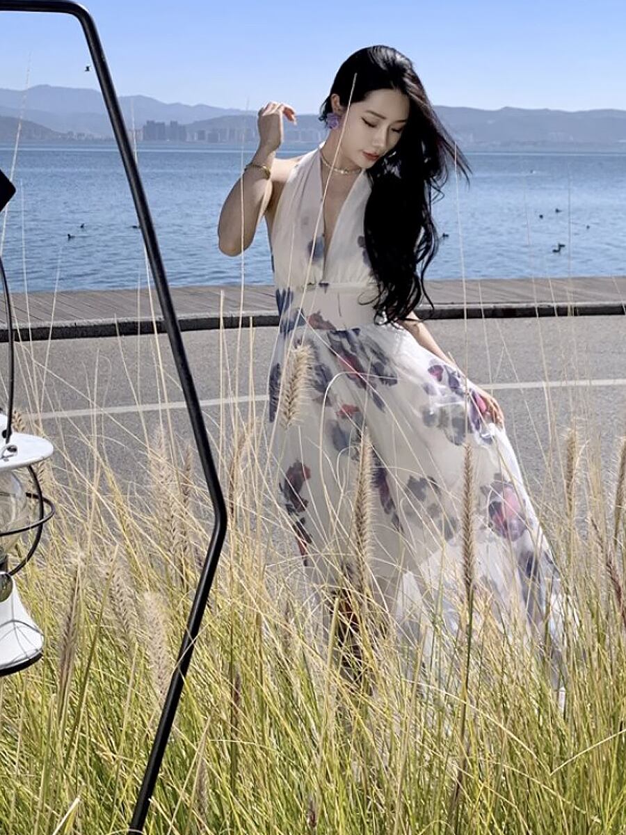 シアーリゾートワンピース ベアバック ホルターネック 背中開き シアーリゾートワンピース ベアバック ホルターネック 背中開き