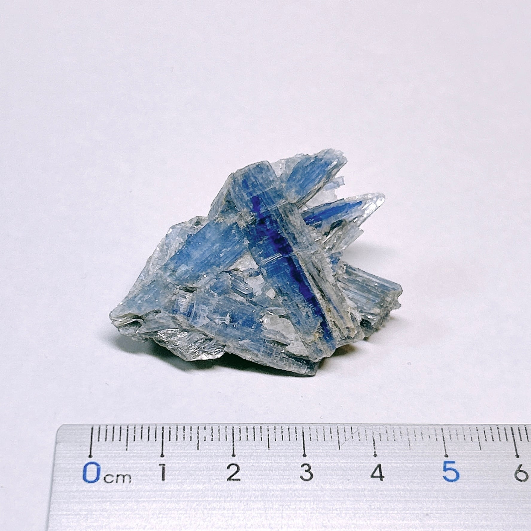 E101554】藍晶石 カイヤナイト 原石 ブラジル Kyanite 天然石 鉱物