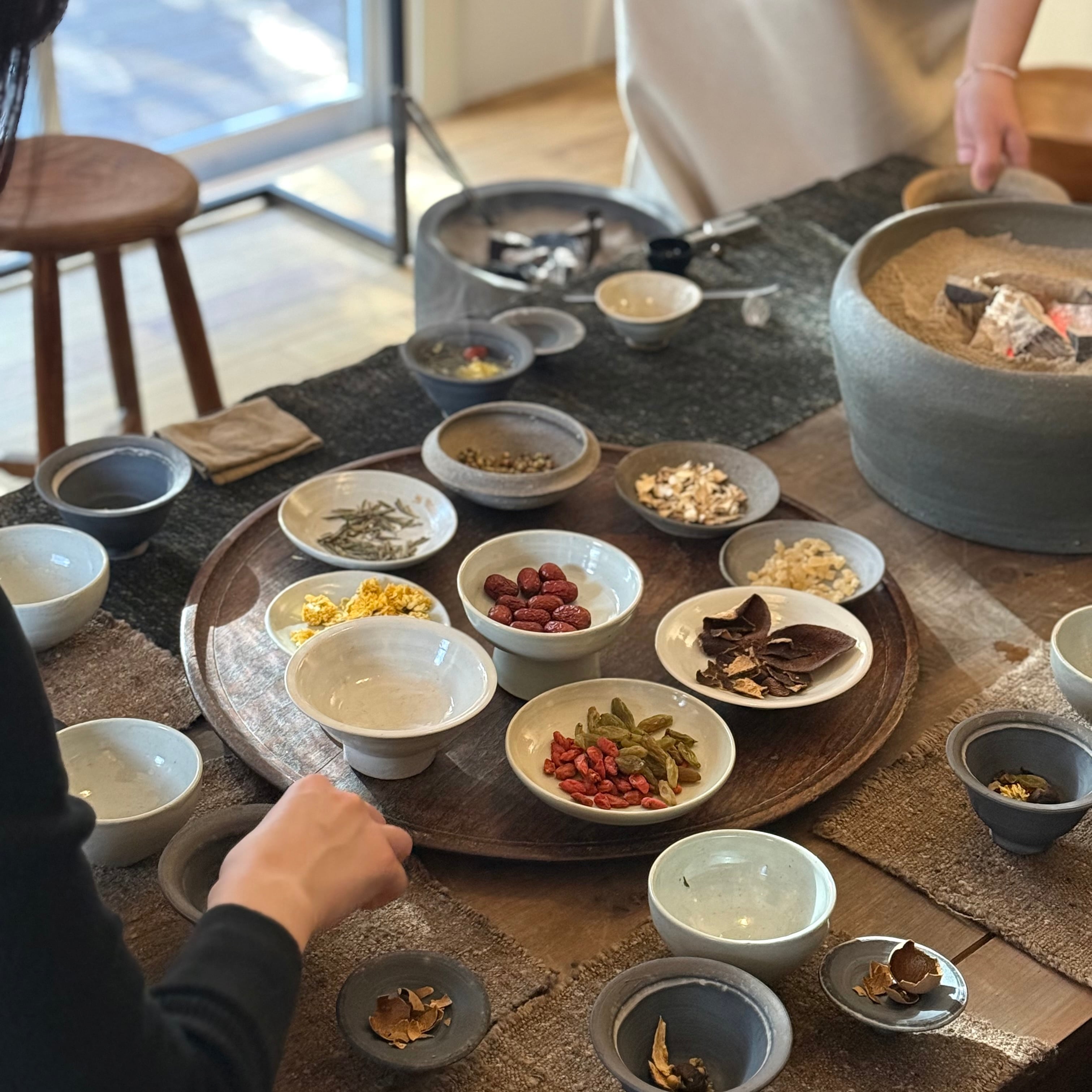 清水善行 須恵蓋碗（小） | gallery 一白