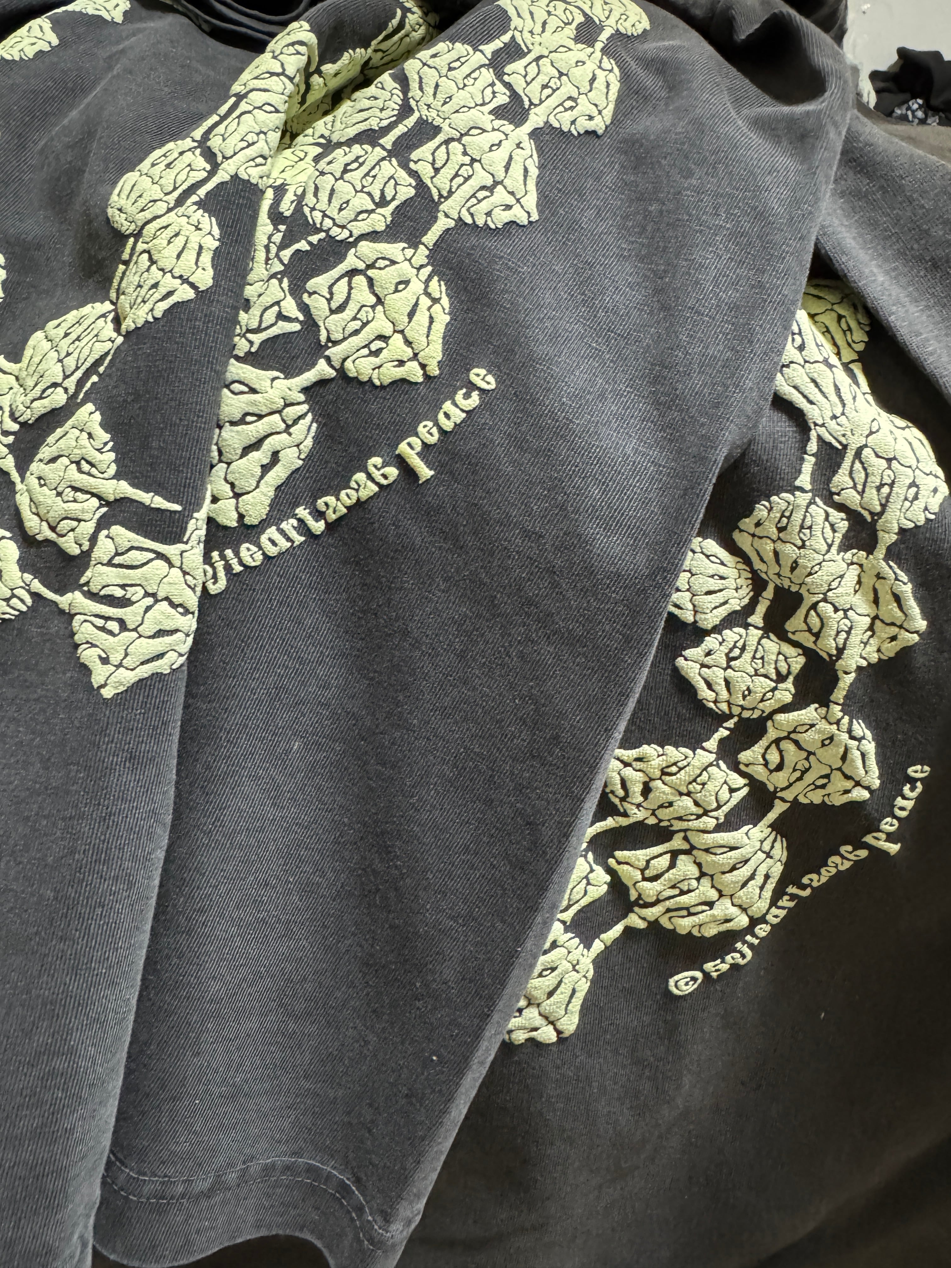 peace tee” printed by sojie | MADE IN HEAVEN ONLINE SHOP