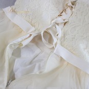 ドレス ワンピース 結婚式 二次会 演奏会 発表会 ピアノ パーティドレス ホワイト系 花柄 レース ノースリーブ ステージ衣装 カラオケ 温かみ アイボリー 洗練 存在感 フェミニン フォーマル ゆったり おしゃれ エレガント 結婚式用 パーティー用 かわいい おすすめ お出かけ 体型カバー アシンメトリー 可愛い装飾 謝恩会 学校行事 二次会服 ロマンティック 女子会