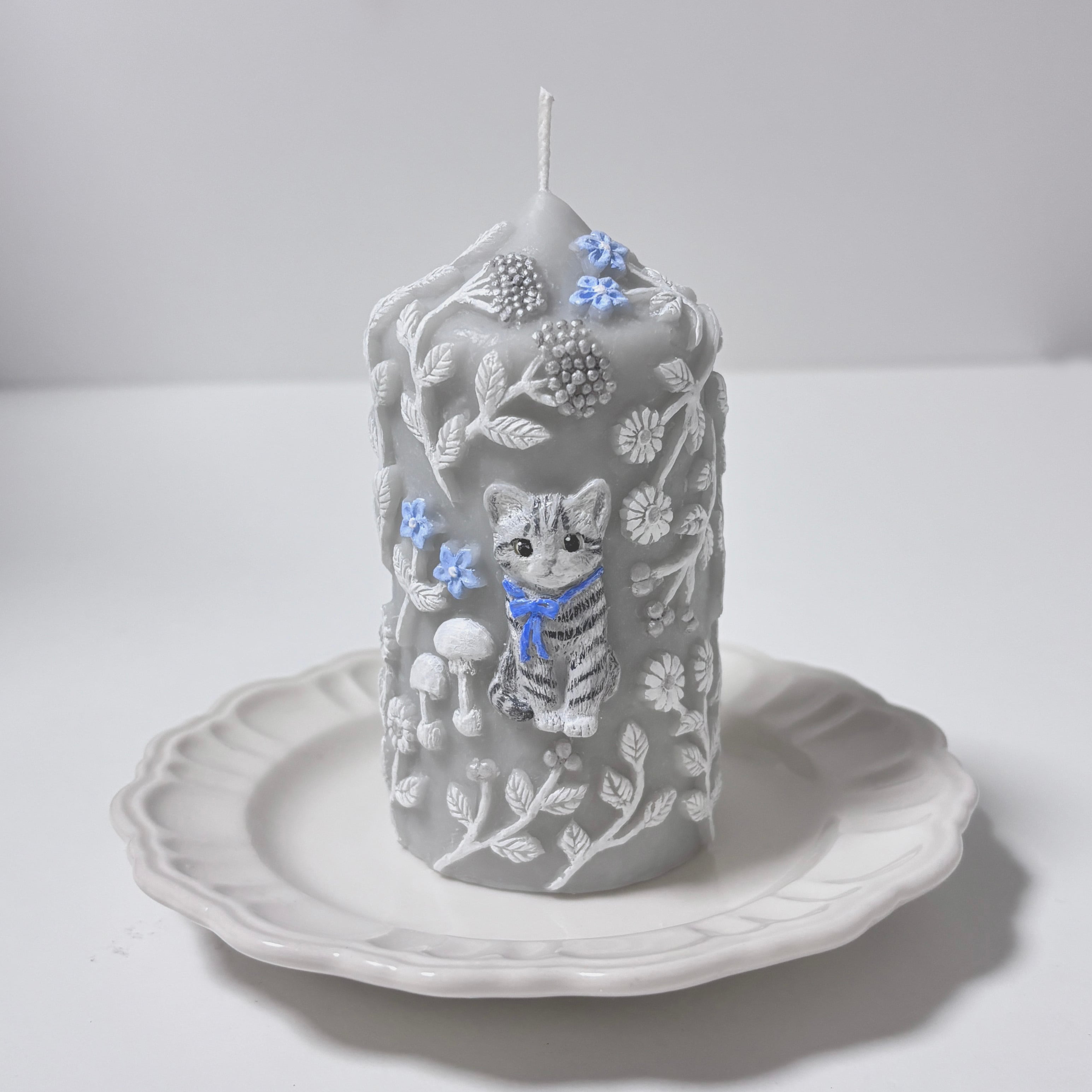 20.「幸福な猫」グレー×ねこサバトラ