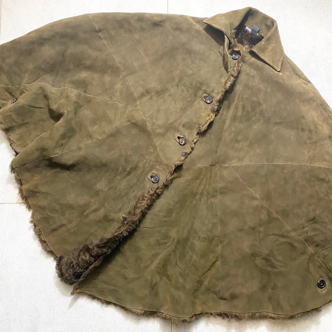 RALPH LAUREN mouton cape | NOIR ONLINE