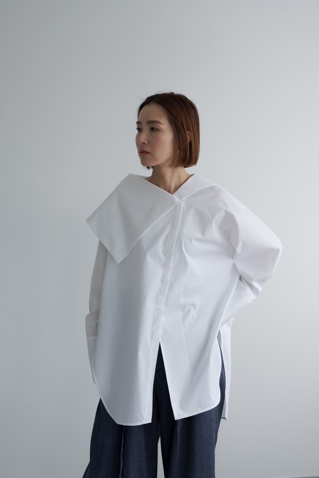 トップス roughlow Asymmetric FlapOversized Blouse Asymmetric Flap Oversized Blouse(white) 8月下旬から9月上旬頃