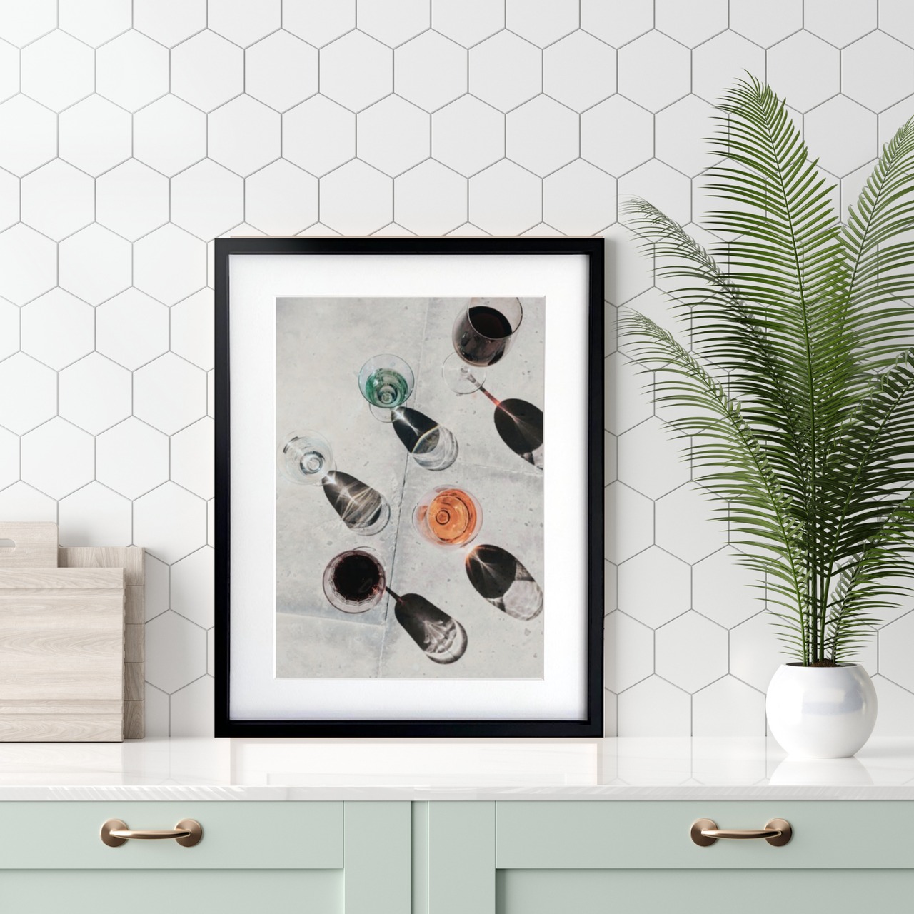 グラス・オブ・ライト｜光と影が描くプリズムのスティルライフアートポスター｜モダン空間に映える一枚｜A2ポスター