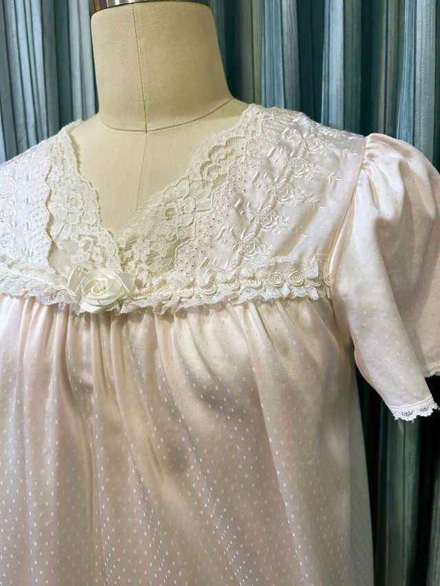 "Miss Elaine" baby pink lace x rose motif nighty dress made in U.S.A.