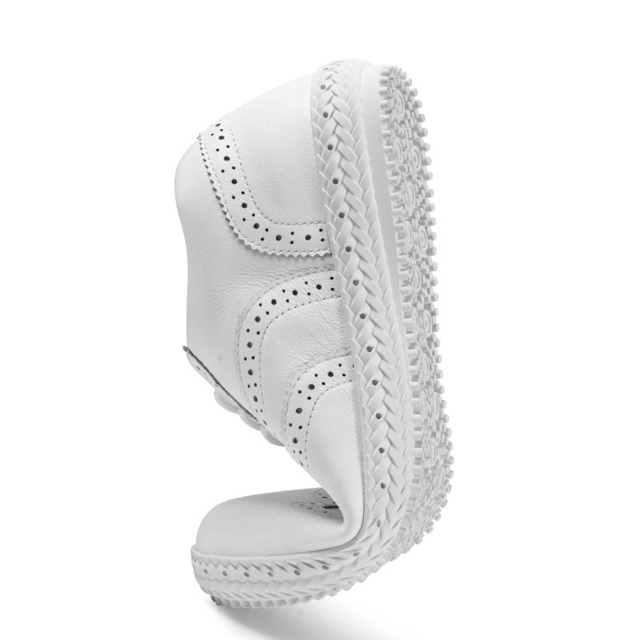 ゴルフシューズ　防水　滑り止め　シンプル　ホワイト