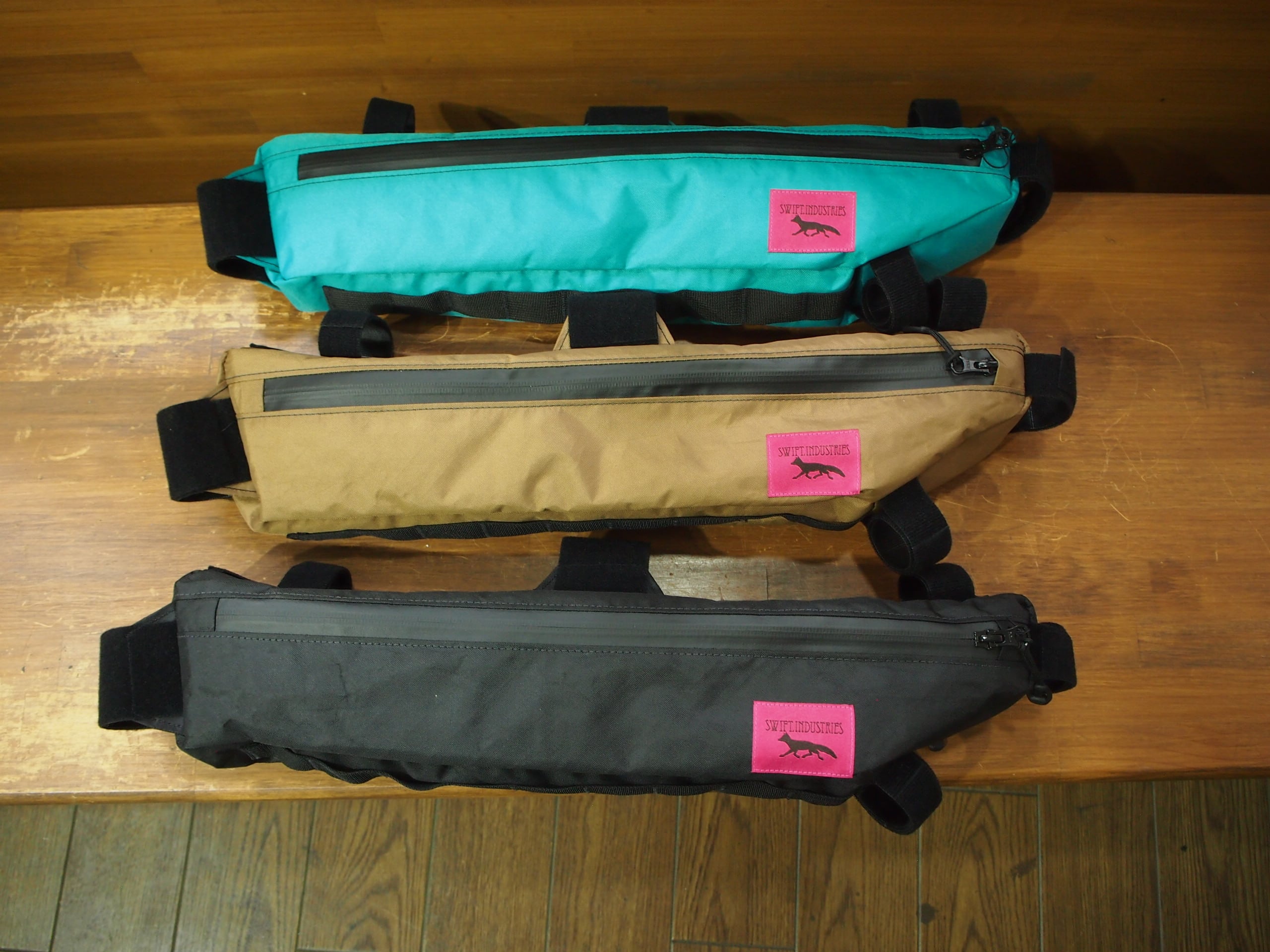 SWIFT INDUSTRIES 【 Hold Fast Half Frame Bag 】 （スウィフト