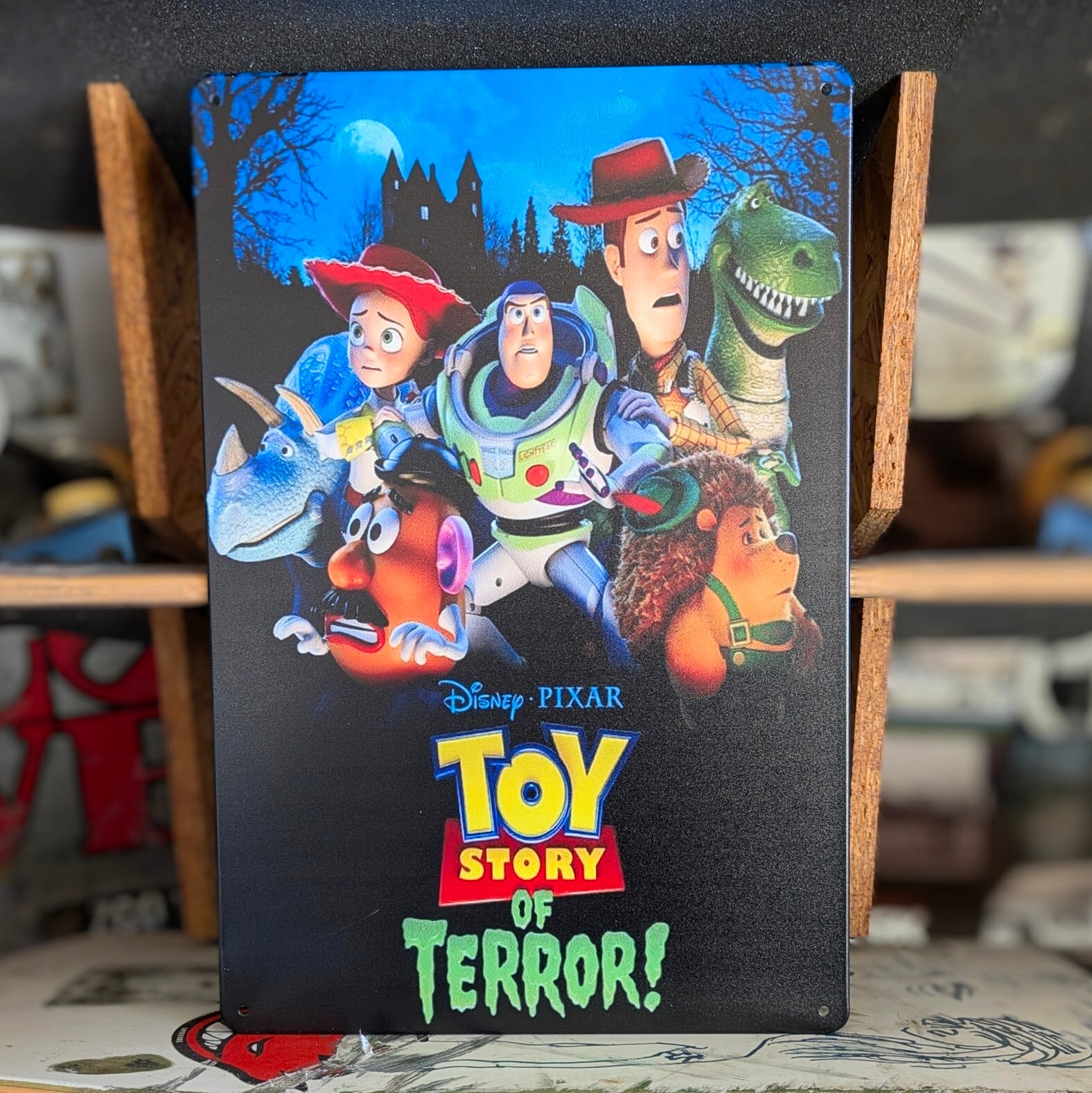 送料無料！ちょうどいいブリキ看板【 TOY STORY（ トイ・ストーリー ）】トイストーリー / TOY STORY OF TERROR / METAL SIGN / メタルサイン / ブリキ看板 / サインボード / ビンテージ加工 〚アメリカン雑貨 アメトイ〛