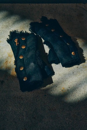 GOODKARMA DEVELOPMENT Reversible  Mouton Gloves "WHIPPLE" Black