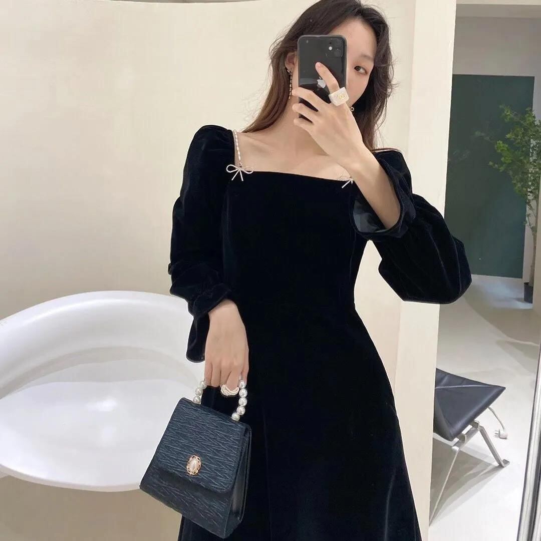 【新作】【送料無料】 良質の黒の長袖ドレス女性のための 2023 新しいスクエアカラーゴールドベルベットフレンチレトロヘボンスタイル 0219021889306