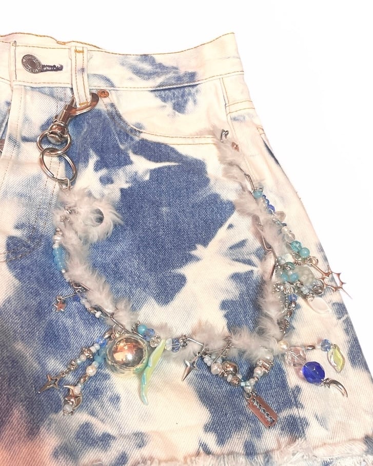 Chunky Charm Necklace 〈White fur/blue〉