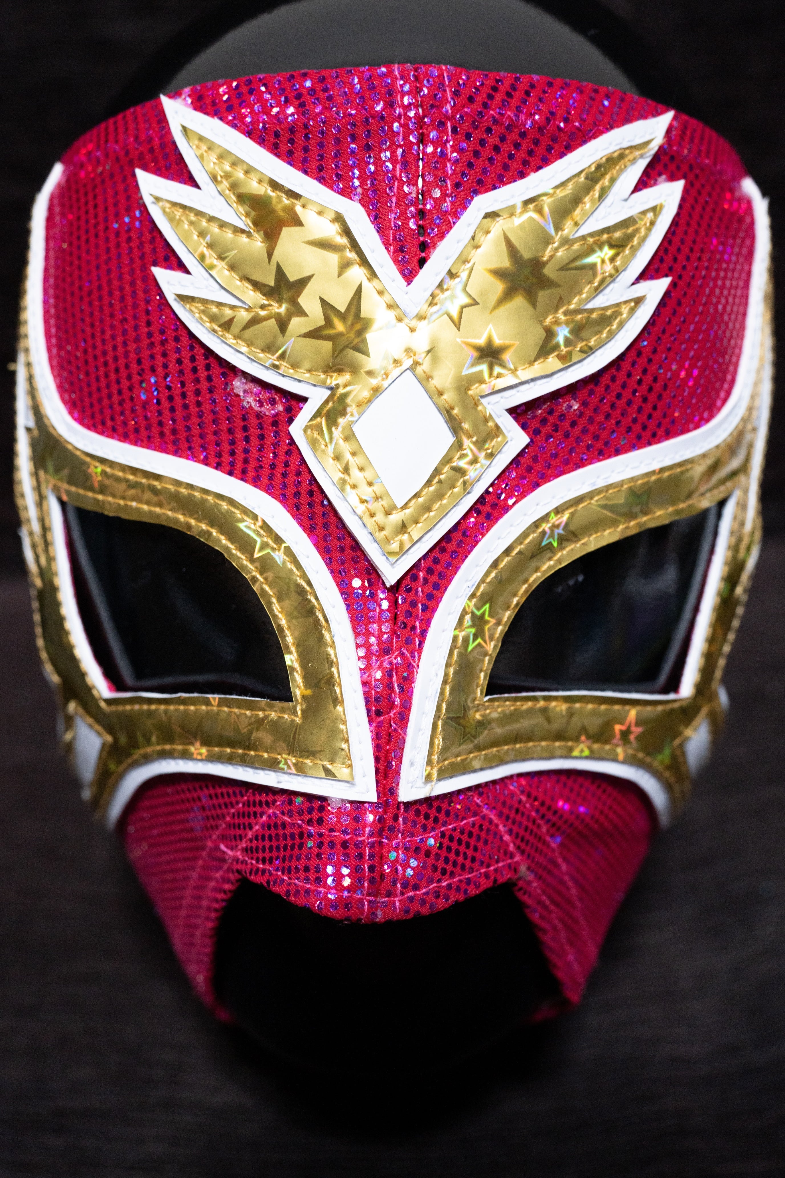 ChiChi／プロレスマスク／セミプロフェッショナルマスク／本人着用 ピンク色（赤が強い）、リクラ・プンティーニシングル生地、金・白フチ