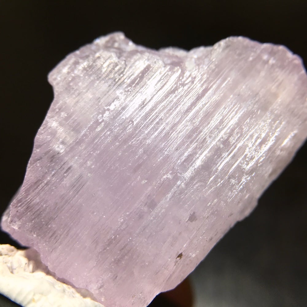 カリフォルニア産 クンツァイト原石 11,9g リシア輝石 KZ018 鉱物 天然石 American Minerals Gemmy You