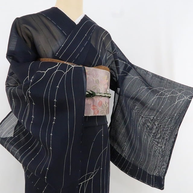 夏着物逸品絹芭蕉未使用トールサイズ身丈164㎝ブラックトンボの図