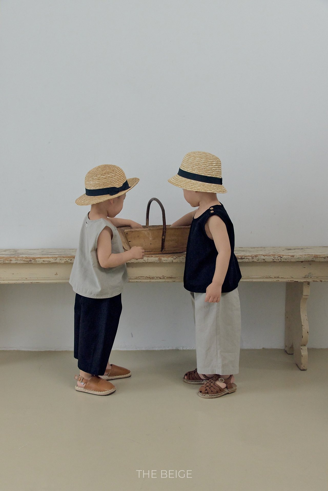 [THE BEIGE] Linen Tong-i Pants / [더베이지] 린넨통바지