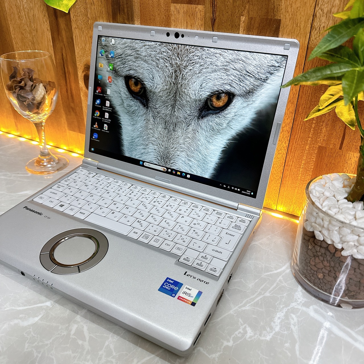 LTEモデル /Panasonic Let's note sv1/メモリ16GB/SSD256GB/軽量ノートパソコン