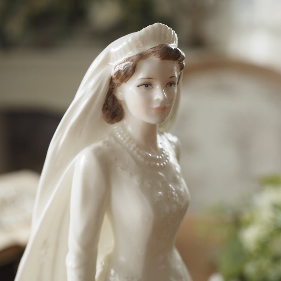 美品 英国コールポート 限定フィギュリン Queen ウェディング☆台座