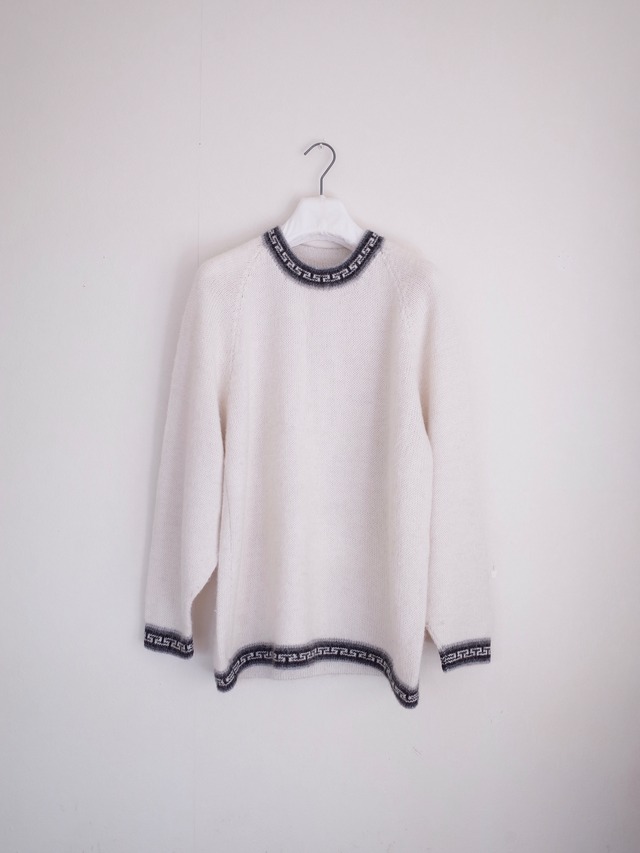 Ethnic design knit sweater