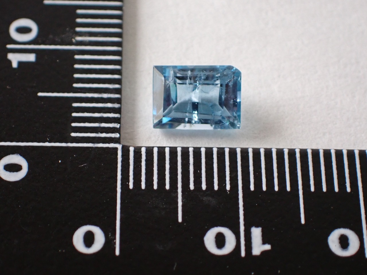 ブルートパーズ　1.9ct　[C13‐183]