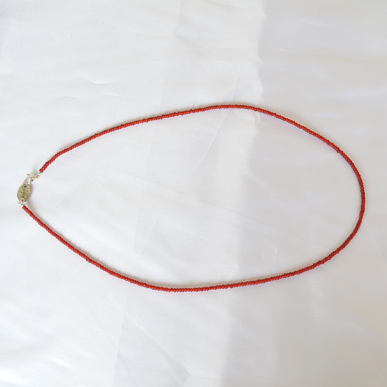 Mandi/マンディ Small A. Beads Necklace(60cm)(Red)