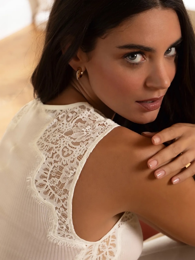 Plaisir Caresse  シャンパン　ノースリーブニットトップス　リズシャルメル