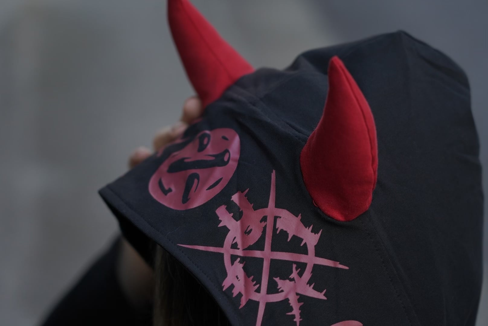 NieR 【完売品】 ユニセックス RED DEVILS ZIP HOODIE