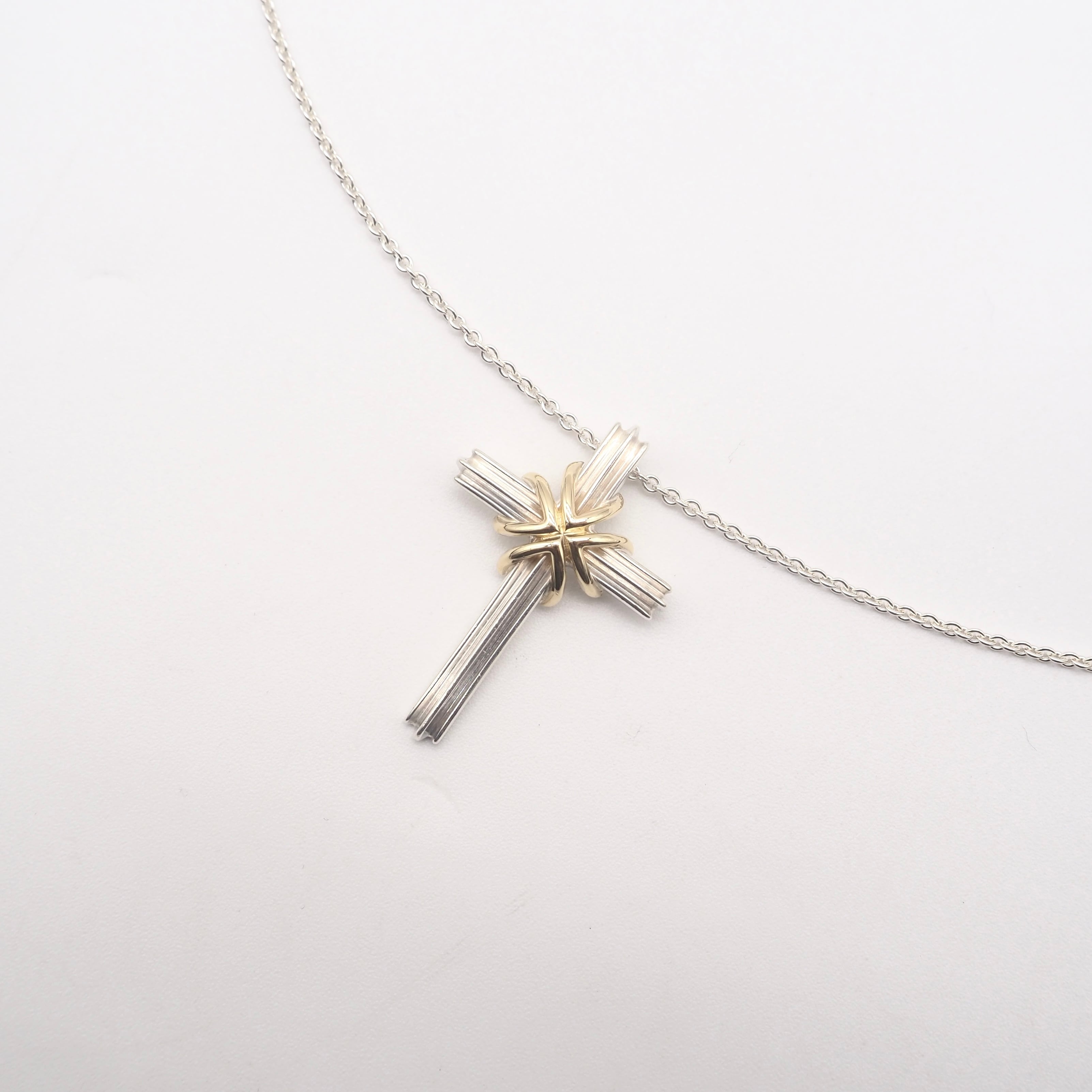 ティファニー TIFFANY&CO シグネチャークロス ネックレストップ コンビ Tiffany&Co. シグネチャークロスコンビネックレス シルバー925 K18