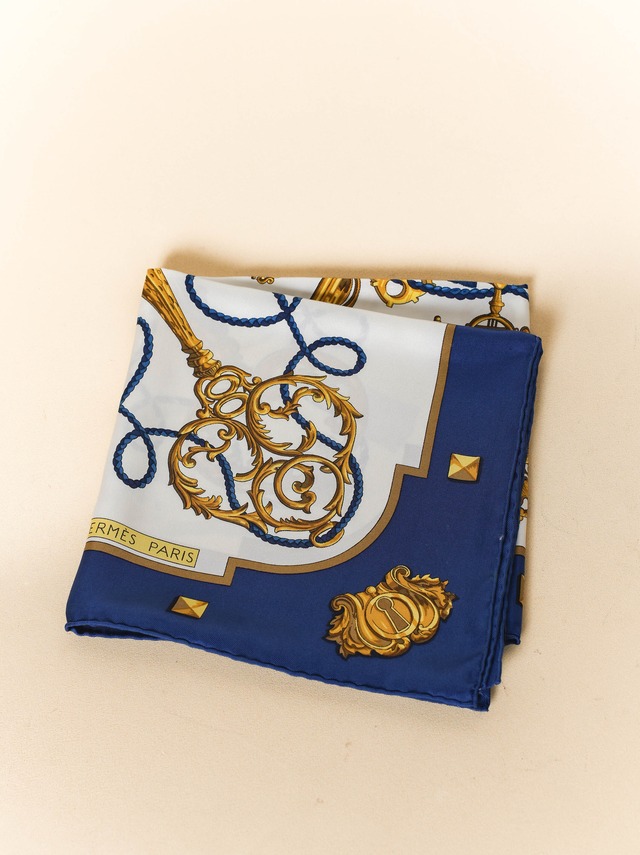 HERMES エルメス カレ90 LES CLES 鍵柄 シルクスカーフ