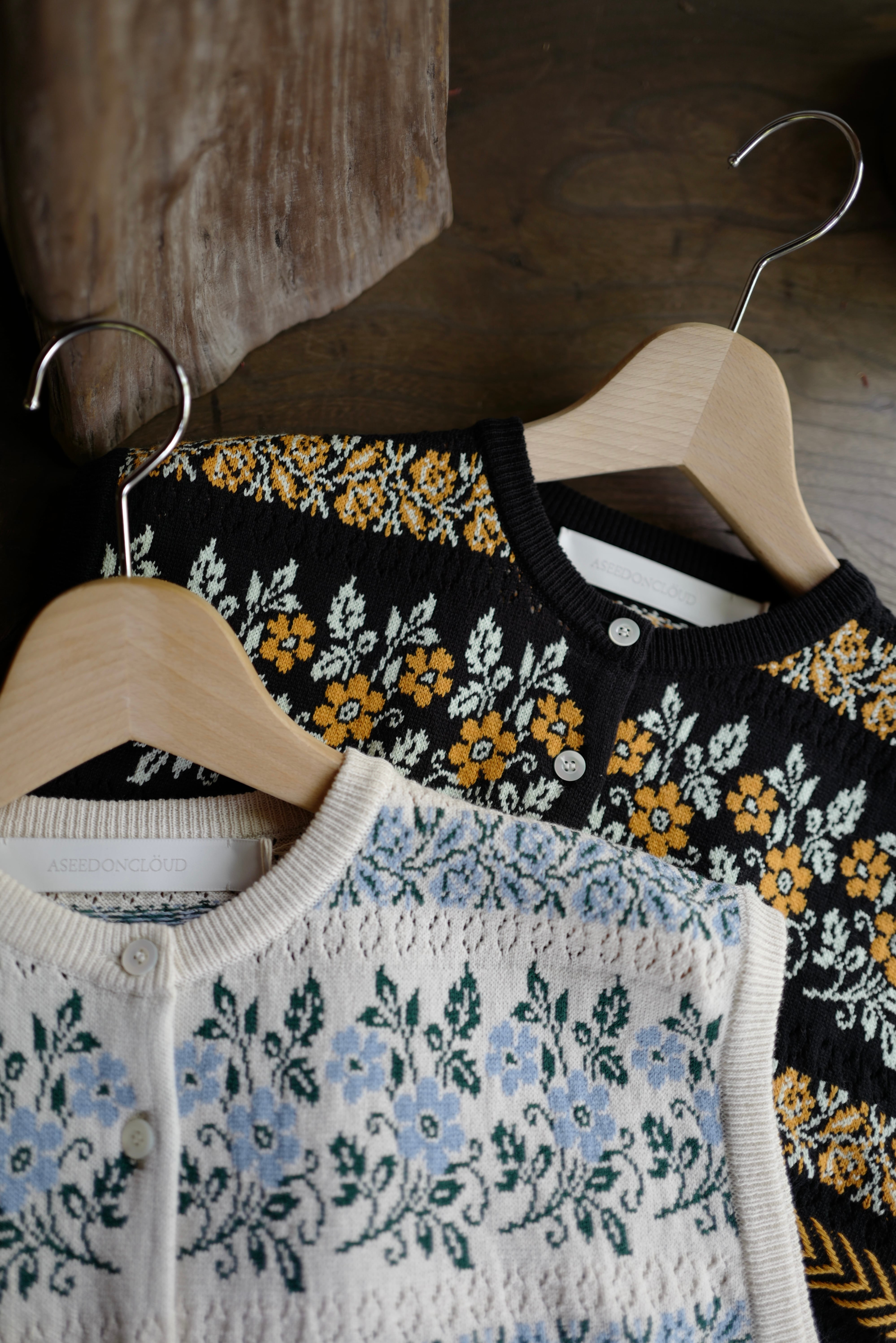 ASEEDONCLÖUD │ flower jacquard knit vest（off white, black
