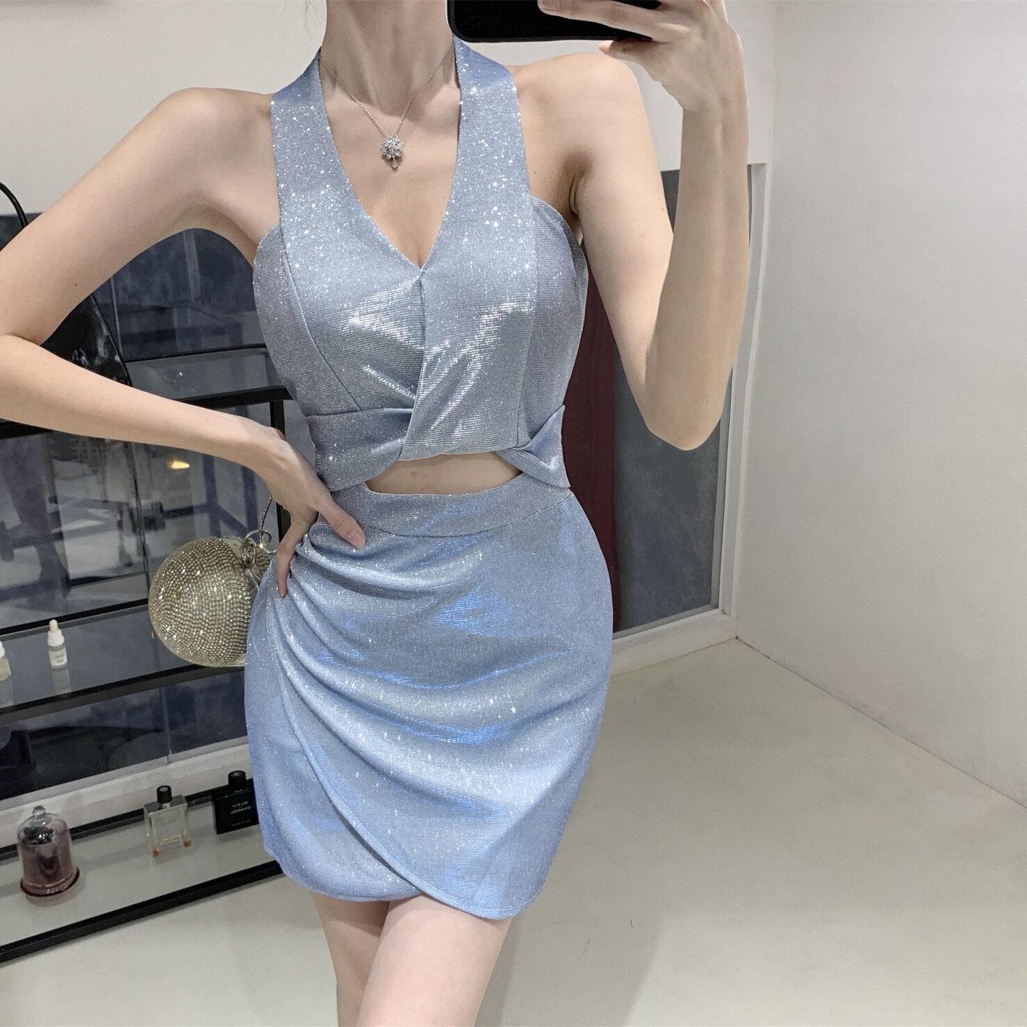 【2色】ミニドレス キャバドレス 谷間魅せ セクシー Vネック キラキラ パーティー XH2-DD4774