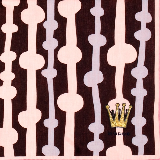 ひびのこづえ ハンカチ 王冠 / グレーピンク 刺繍入り 2枚合わせ 48x48cm KH07-12