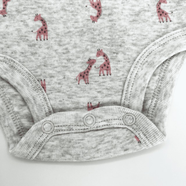 【Carters】ロンパース（グレー・きりん）かわいい　ブランド　日本未入荷　出産祝い